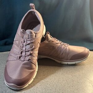 Skechers Women's Gratis Tempos Mauve size 7.5